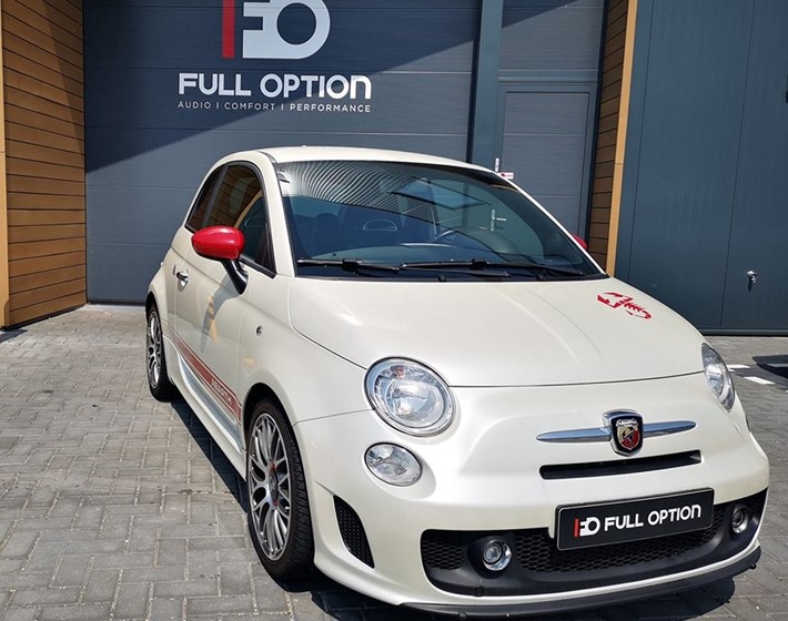 https://fulloption.nl/media/1188/fiat-500-abarth-dab-radio-en-antenne-en-dsp-audio-upgrade-1.jpg?anchor=center&mode=crop&width=710&height=560&rnd=132208079550000000