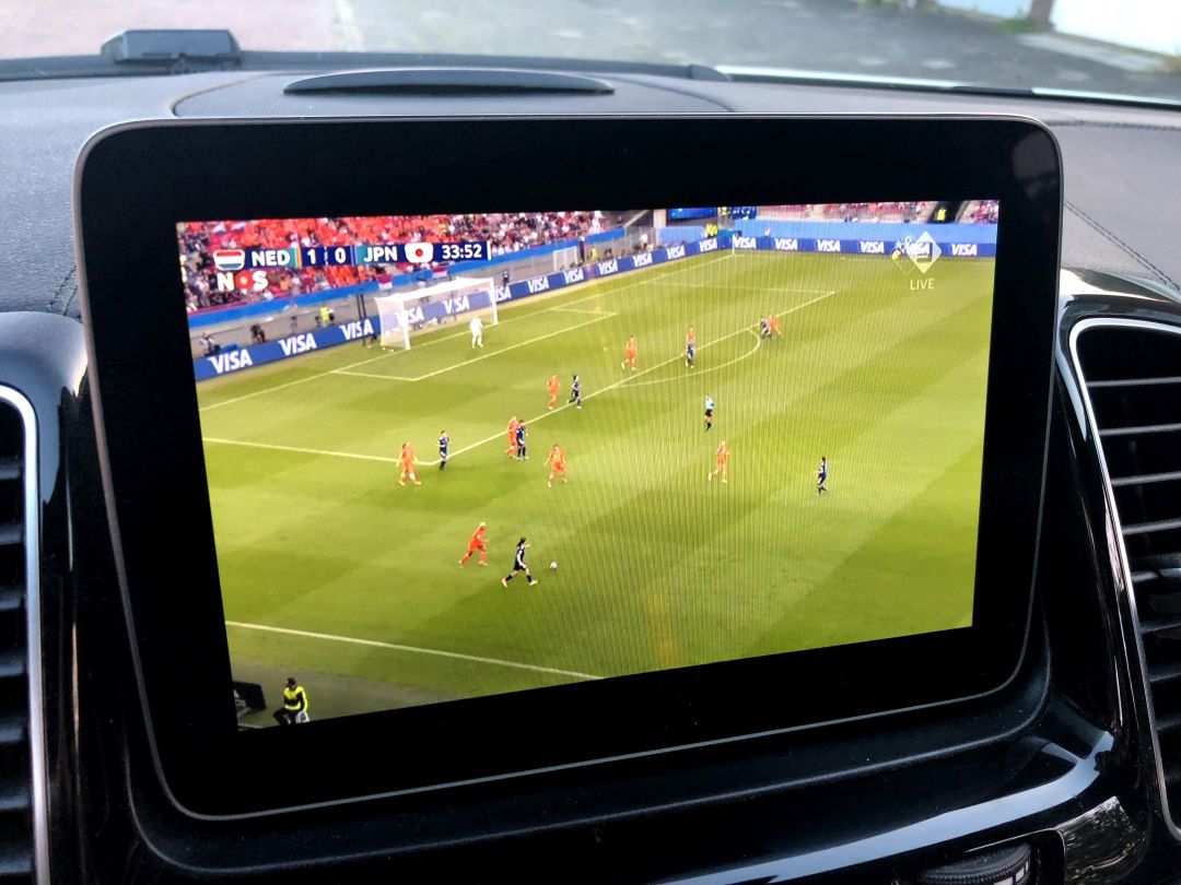 Mercedes GLE Met Internet TV En 4G Router (2)